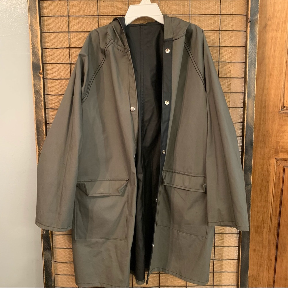 BDG Reversible Rain Jacket - Picture 7 of 8